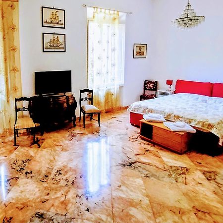 Gabry'S Home Three-Bedroom Big Apartment Near City Center & Train Station To Pisa And Florence & Ferries To Sardegna Corsica Livorno Bagian luar foto