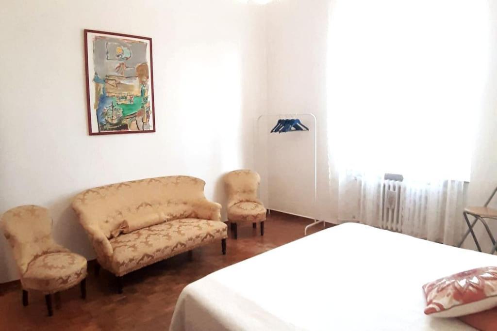 Gabry'S Home Three-Bedroom Big Apartment Near City Center & Train Station To Pisa And Florence & Ferries To Sardegna Corsica Livorno Bagian luar foto