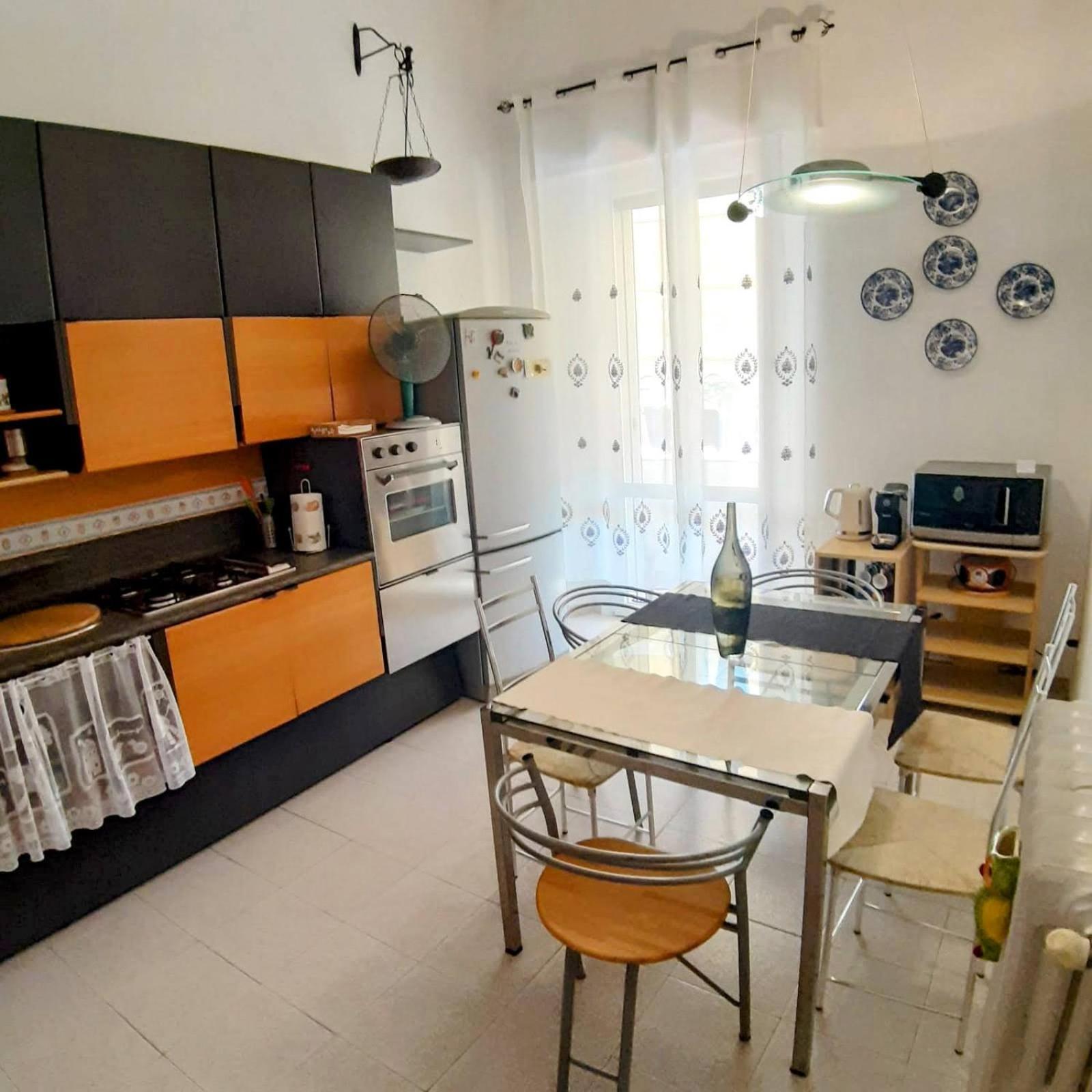 Gabry'S Home Three-Bedroom Big Apartment Near City Center & Train Station To Pisa And Florence & Ferries To Sardegna Corsica Livorno Bagian luar foto